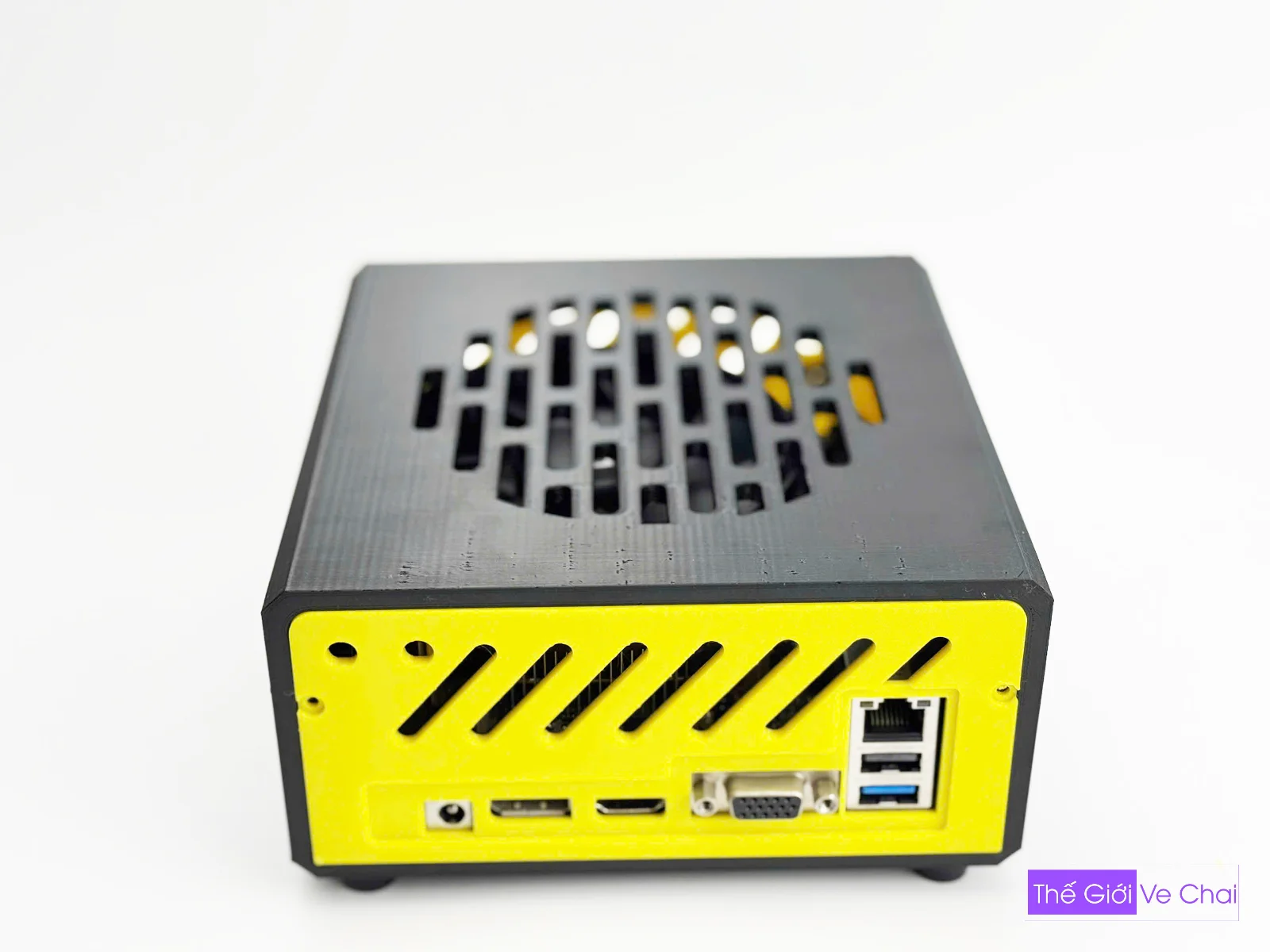 CASE-X300 VANG DEN-WEB_005.jpg