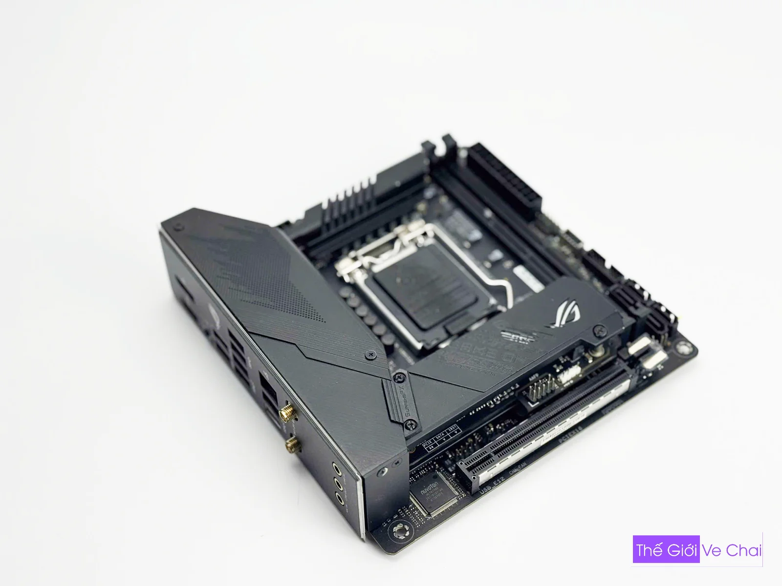 ASUS Z490I STRIX-WEB_003.jpg
