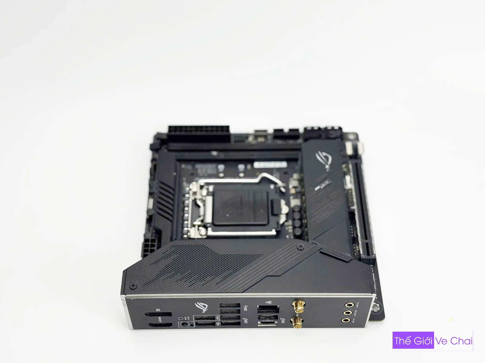 ASUS Z490I STRIX-WEB_002.jpg