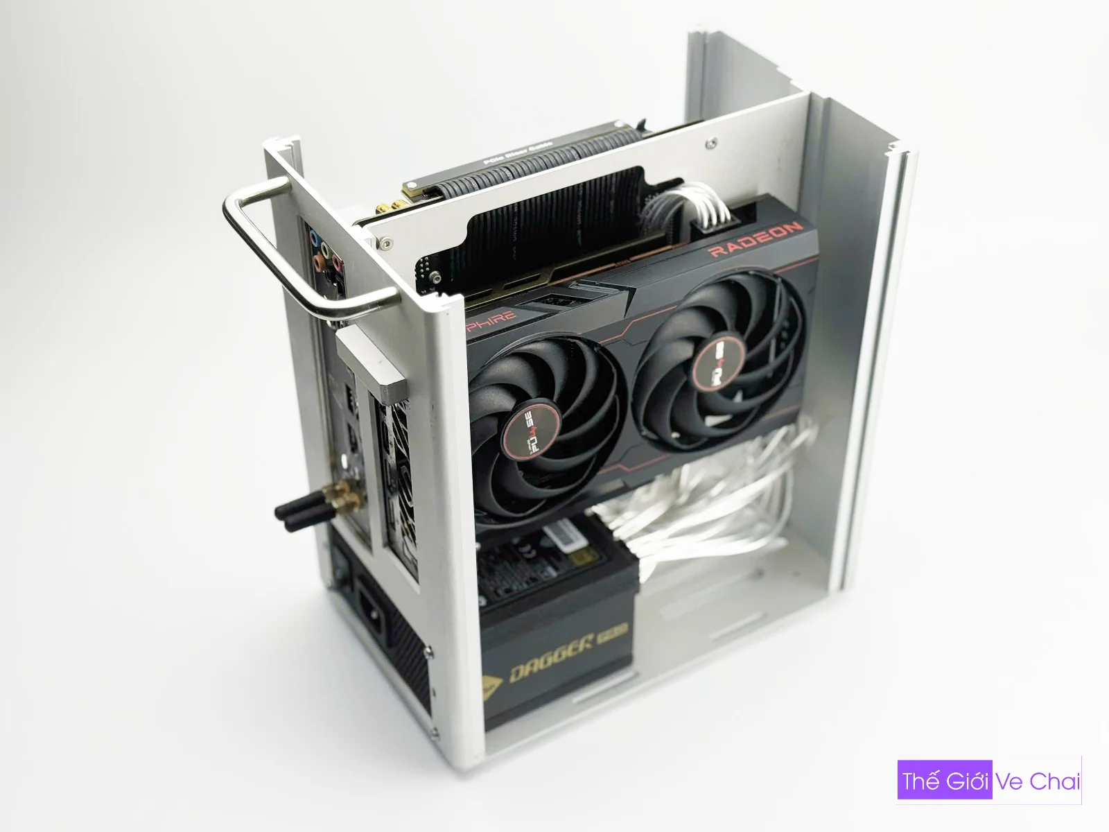 CASE-ITX Z390I PHANTOM-WEB_006.jpg