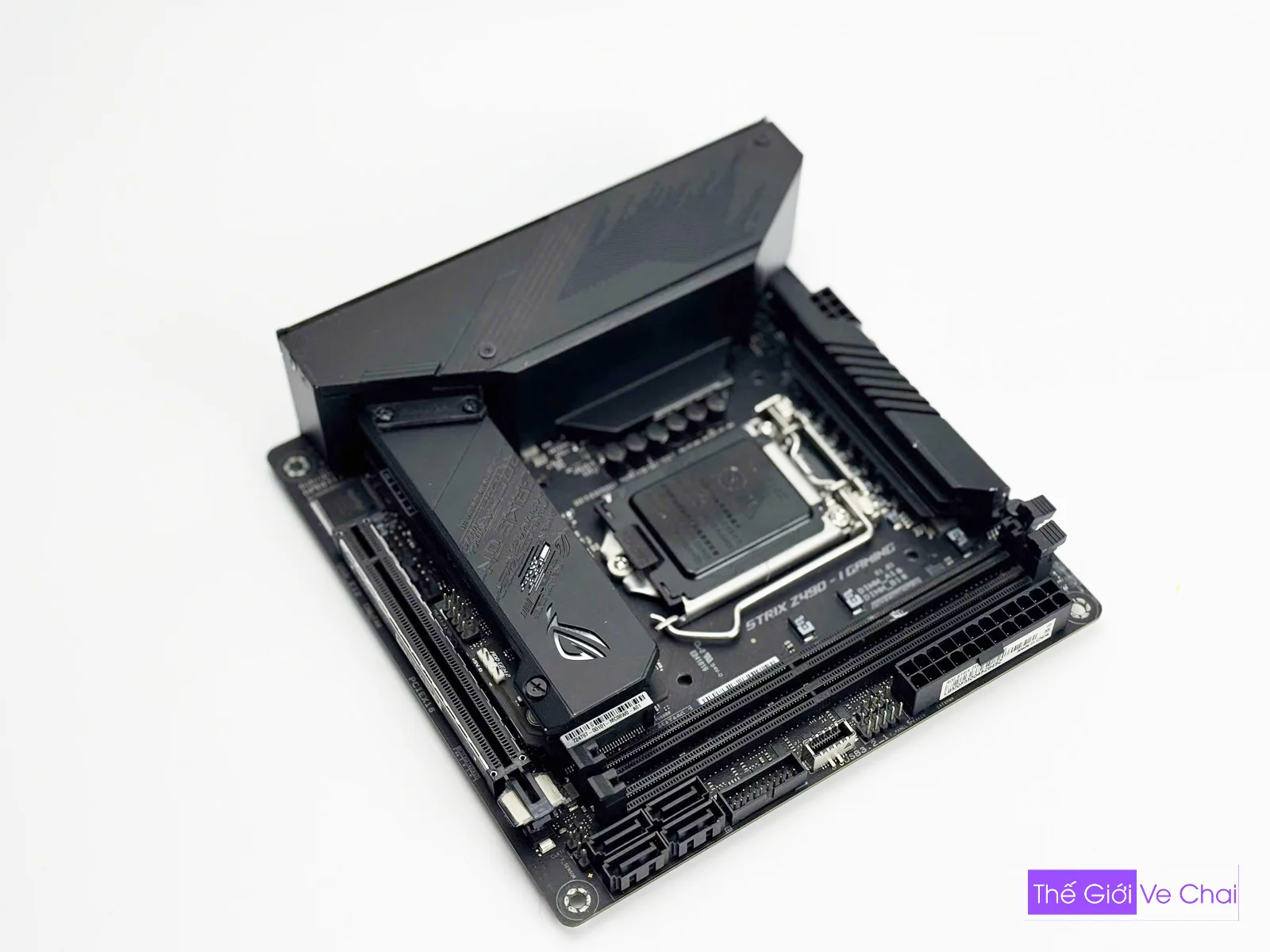 ASUS Z490I STRIX-WEB_005.jpg
