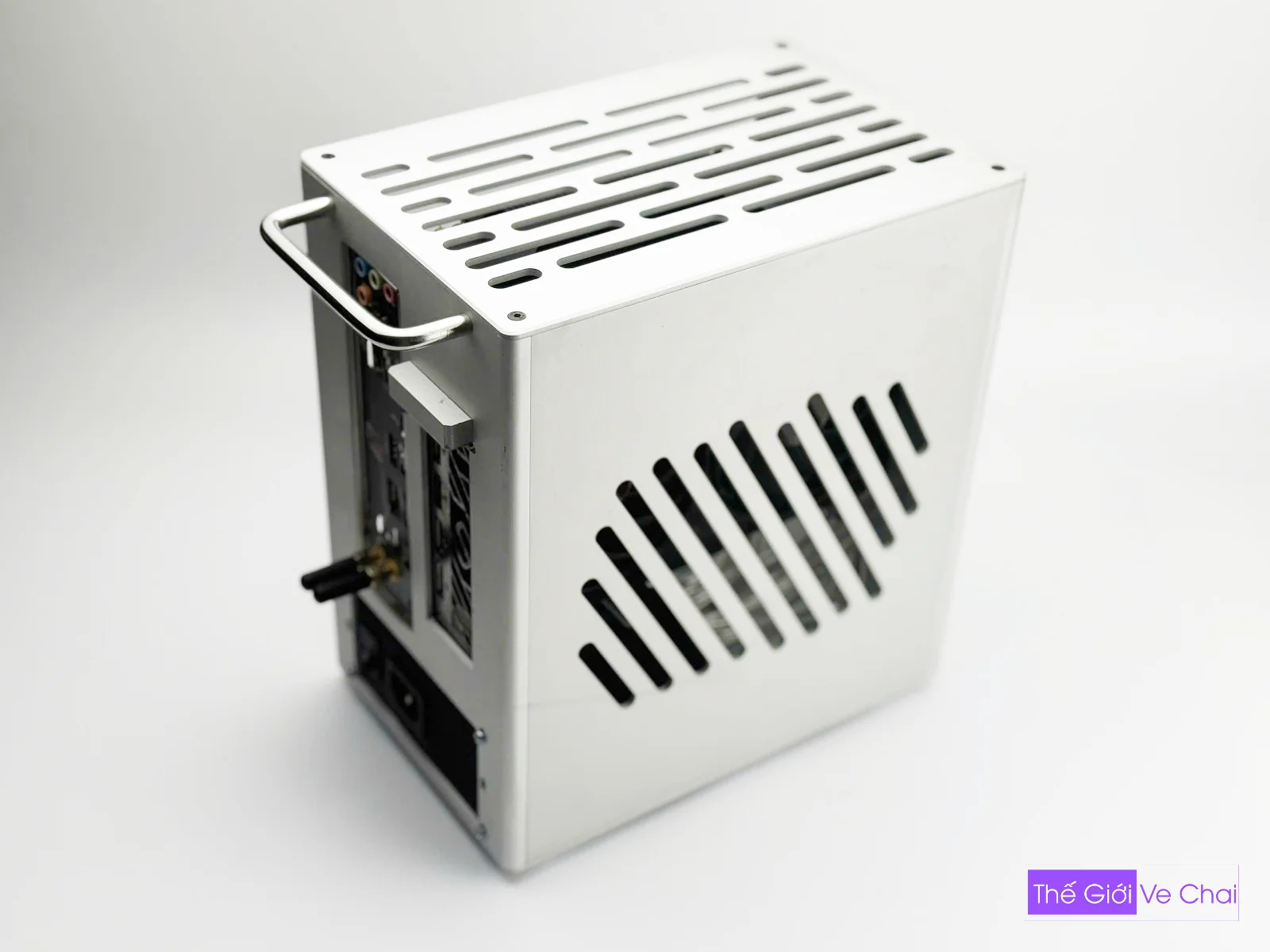 CASE-ITX Z390I PHANTOM-WEB_001.jpg