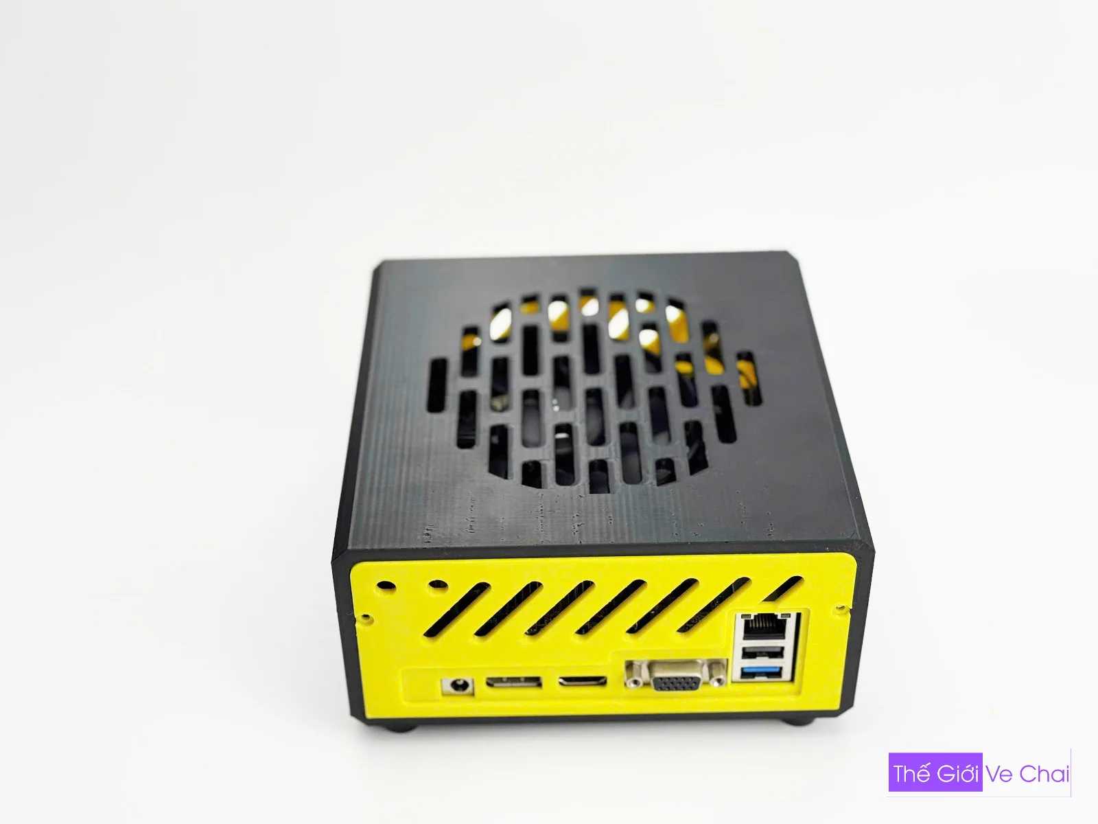 CASE-X300 VANG DEN-WEB_004.jpg